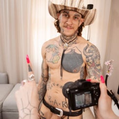 Cowboy Photoshoot VR Muscle Porn Video 2